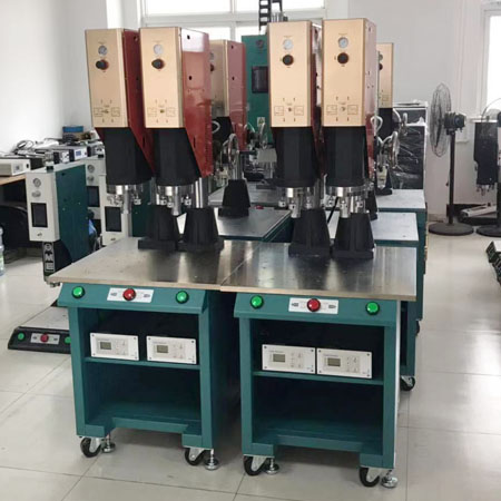 雙頭超聲波焊接機.jpg 雙頭超聲波焊接機.jpg